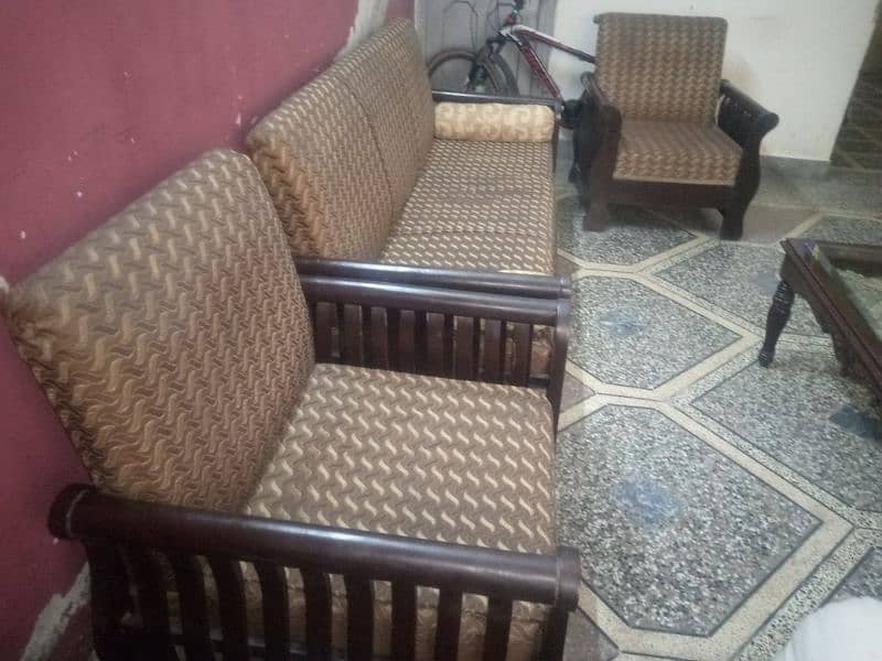 Sofa for sale home used 5 seater sofa 2