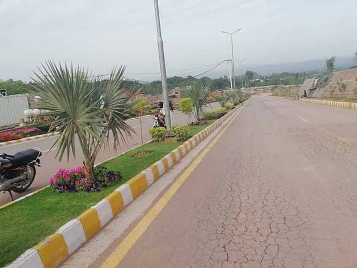 70x110 Plot Available Possession Level Plot 30
