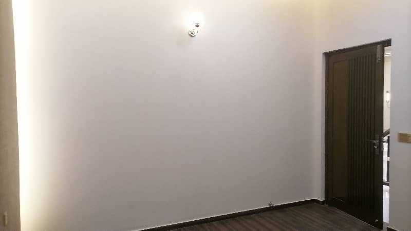 Ready To Use Office Available For Rent 2