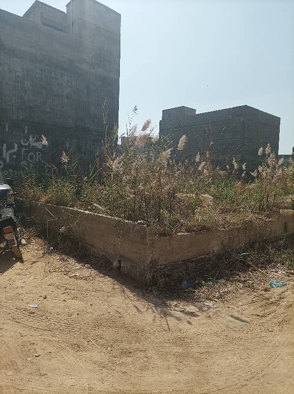 Diamond City 109 Yards Corner Plot 4
