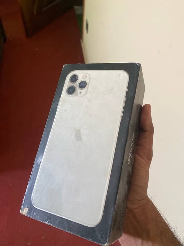 11 pro max non pta water pack 64 gb for sale lush condition 5
