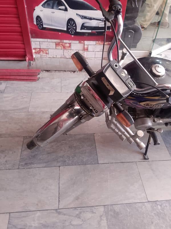 united motorcycle good condition same like New 3