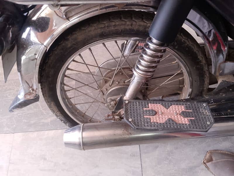 united motorcycle good condition same like New 5