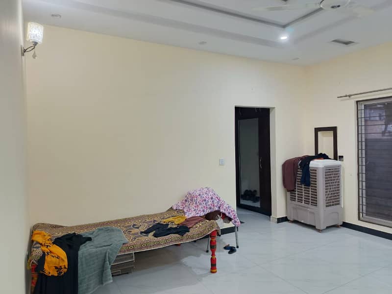 1 Kanal Used House for Sale 0