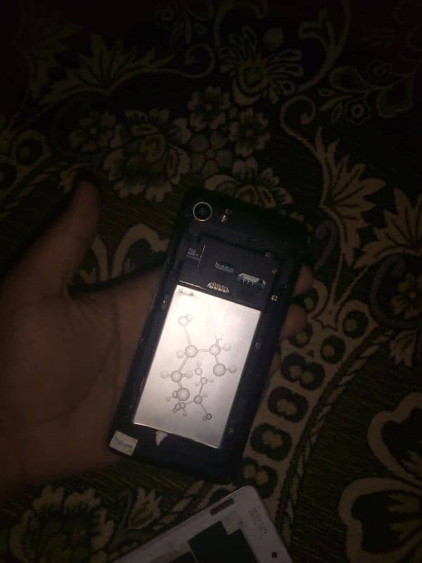 Qmobile i6 metal One ram 1gb memory 8gb 03400376330 6