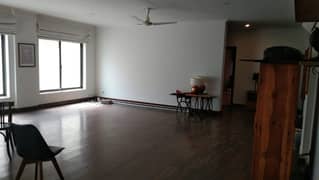 Gulberg Orchid Apartment 3 Bedrooms Semi-Furnished Apartment For Rent 1.70 Lahk