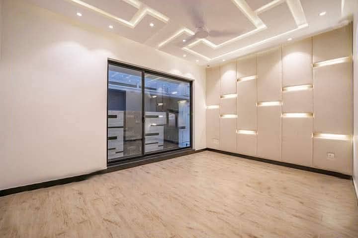 10 Marla Slightly Used Bungalow . (Picture Are Real) 18