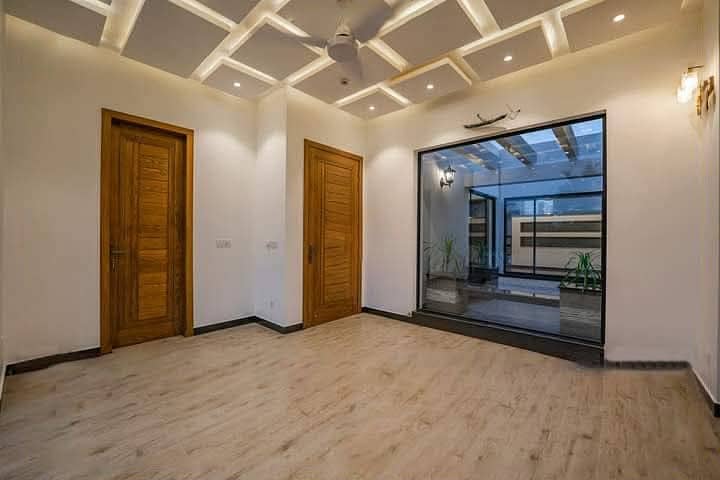 10 Marla Slightly Used Bungalow . (Picture Are Real) 23