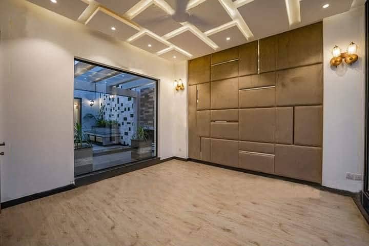 10 Marla Slightly Used Bungalow . (Picture Are Real) 0