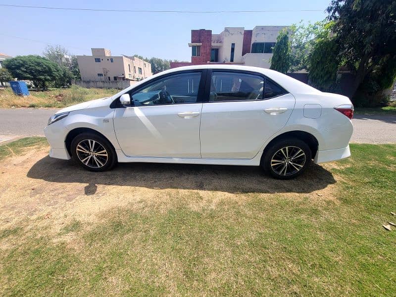 Toyota Corolla Altis 2022 4