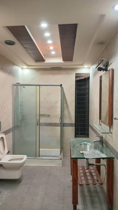 1 Kanal House For Rent In DHA Phase 4, FF Block Prime Location 5