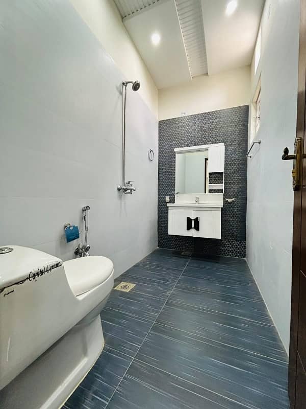Prime Location House Of 20 Marla Is Available For Sale In EME Society - Block D, Lahore 1