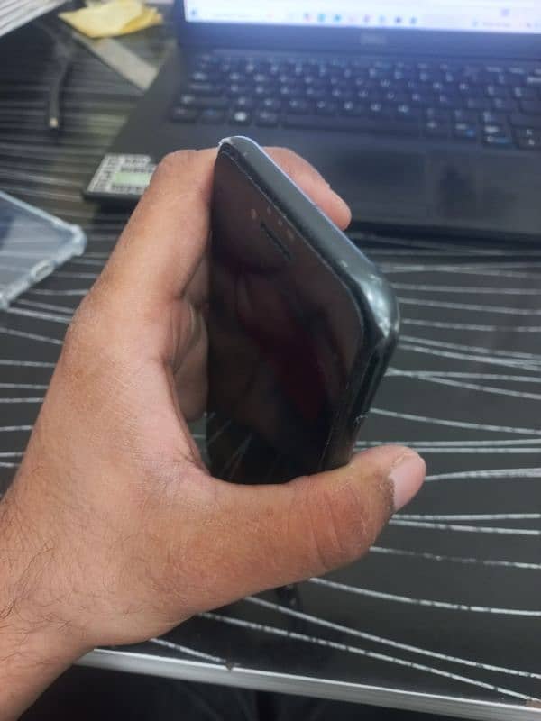 Iphone 8 64 GB Non PTA 4