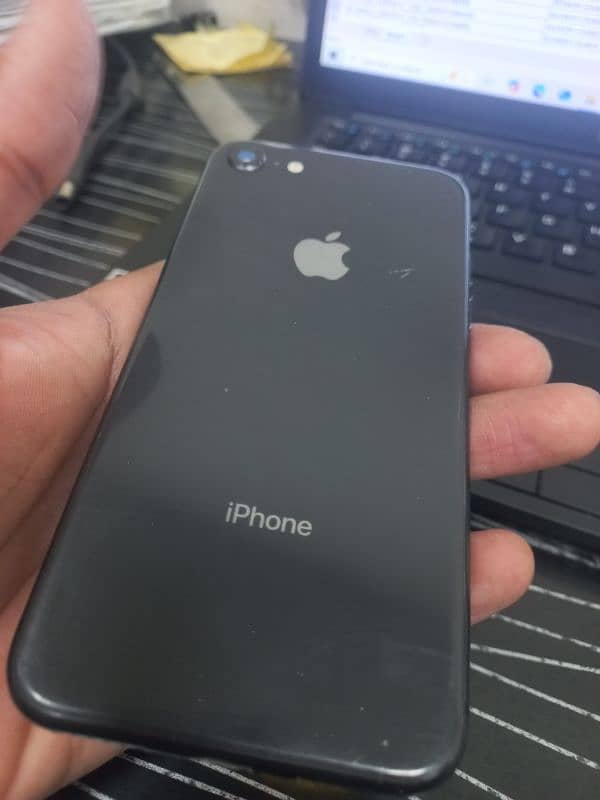 Iphone 8 64 GB Non PTA 6
