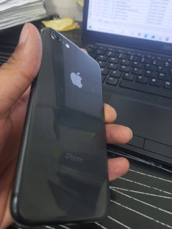 Iphone 8 64 GB Non PTA 7