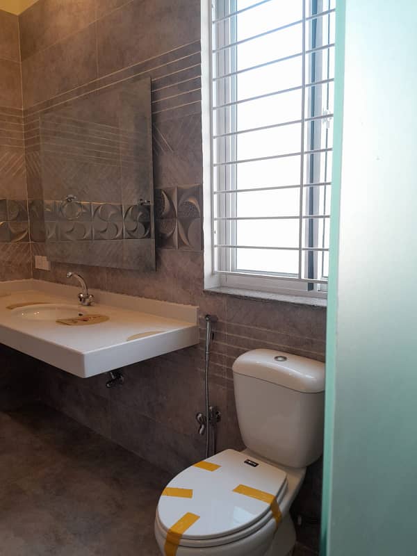 1 Kanal Brand New Upper Portion With Separate Entrance For Rent In Phase 6 DHA Lahore 18