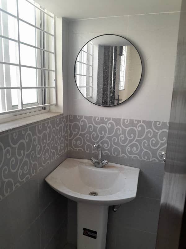 1 Kanal Brand New Upper Portion With Separate Entrance For Rent In Phase 6 DHA Lahore 22