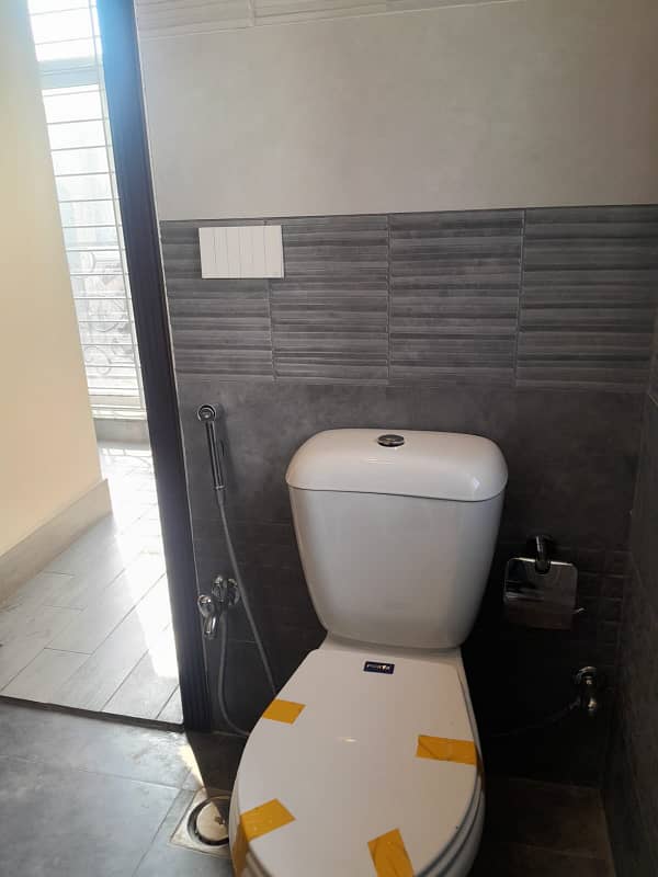 1 Kanal Brand New Upper Portion With Separate Entrance For Rent In Phase 6 DHA Lahore 27