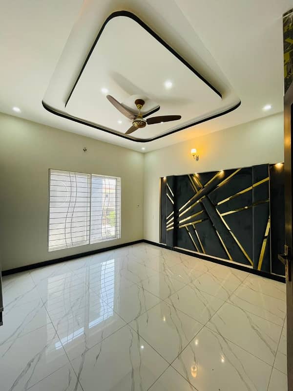 A Perfect Prime Location House Awaits You In EME Society - Block D Lahore 0