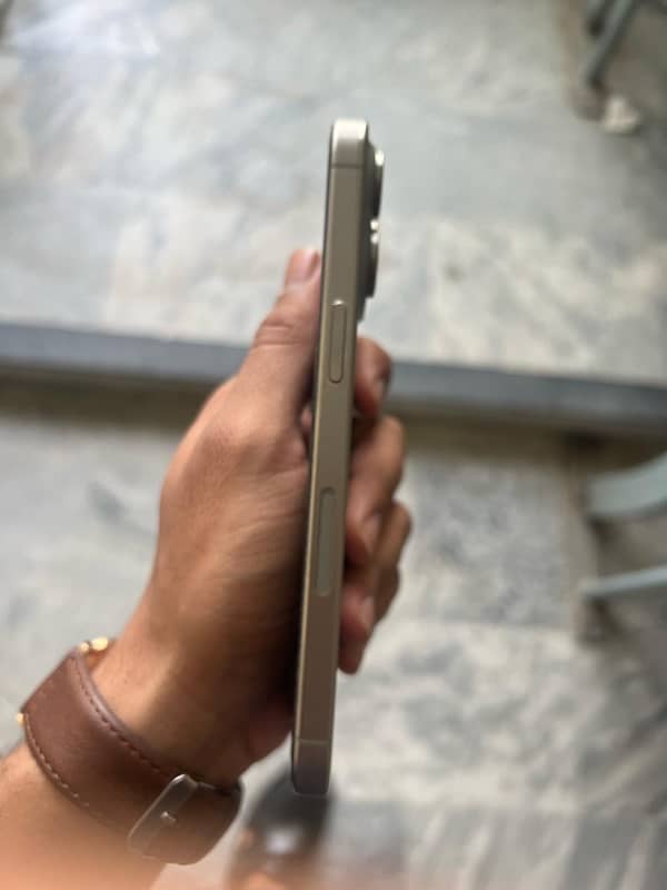 iPhone 15 Pro Max non pta Factory Unlock 3