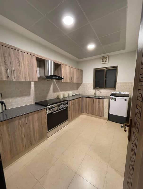 Brand New apartment ready to move prime location in paragon towers bahria town karachi 7