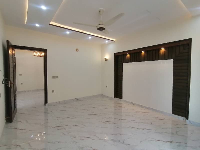 Reasonably-Priced 10 Marla House In Gulshan-e-Ravi - Block C, Lahore Is Available As Of Now 1