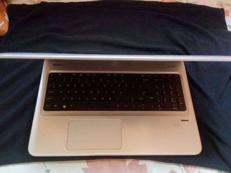 Hp Core I5 7th gen laptop 1