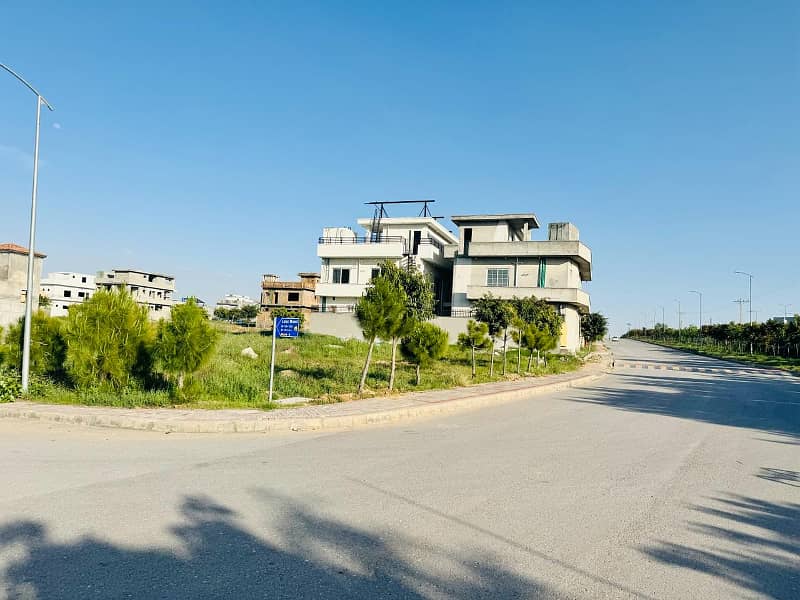 Corner 10 Marla Plot for Sale 5