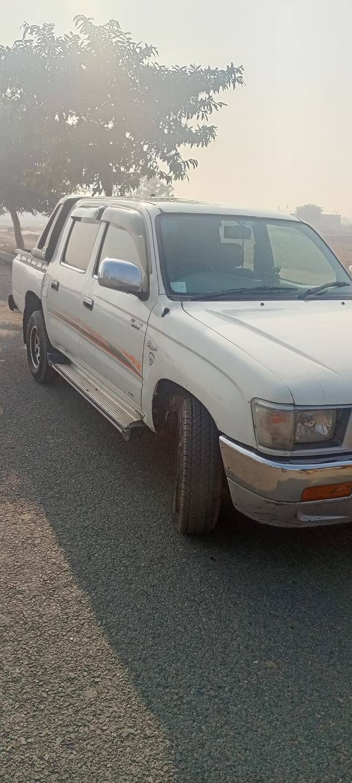 Toyota hilux  made in japan 5