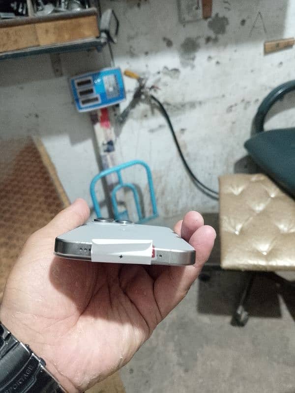 15pro max 10by10 256gb 241 cycle jv 2