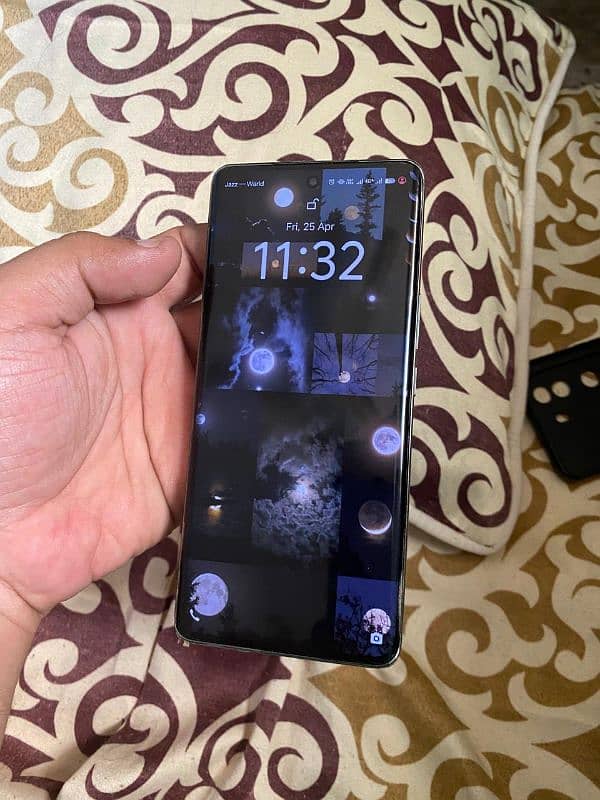 Vivo v40e complete box with charger 2