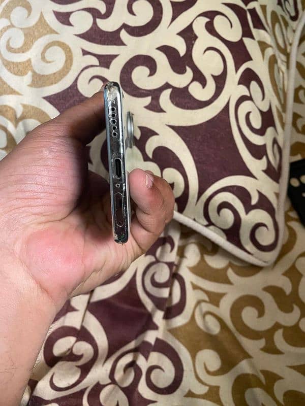 Vivo v40e complete box with charger 3