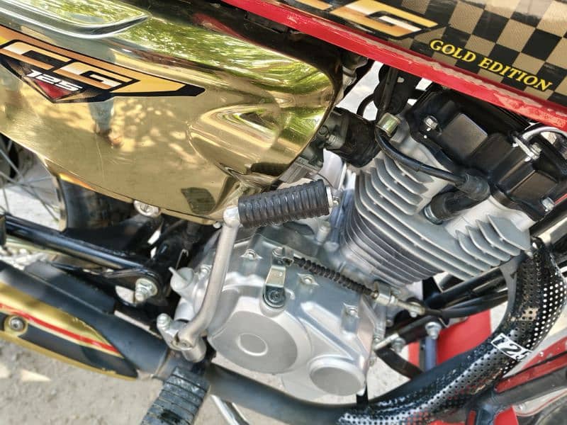 Honda 125 gold edition. 03418999639 8