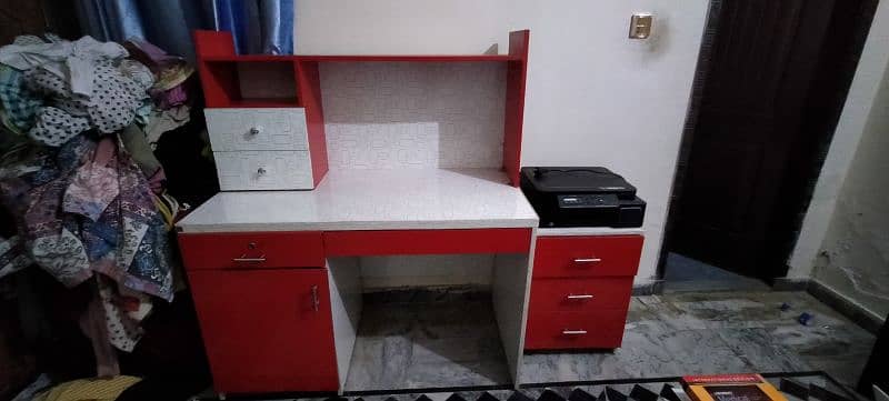 red and white study table 1