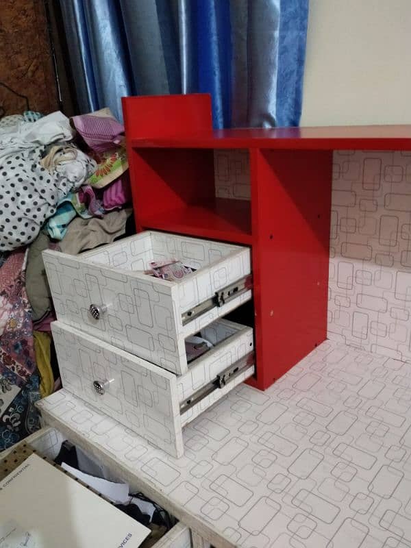 red and white study table 4