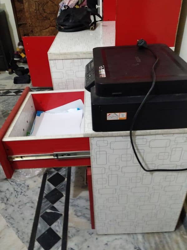 red and white study table 7