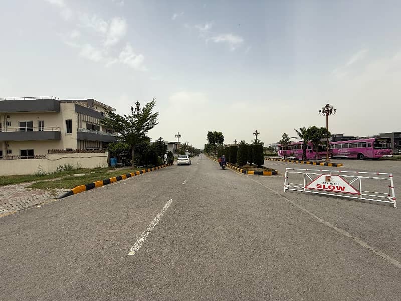 T&T F. 17 1 KANAL FOR SALE, NEAR TO MAIN DOUBALE ROAD,MAIN MARKAZ & PARK SOLAD LAND LAVEL PLOT ON GOOD LOCATION FIRST COME FIRST AVAIL THIS BIG OPERTUINTY FOR DREAM HOUSE 11