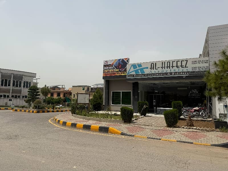T&T F. 17 1 KANAL FOR SALE, NEAR TO MAIN DOUBALE ROAD,MAIN MARKAZ & PARK SOLAD LAND LAVEL PLOT ON GOOD LOCATION FIRST COME FIRST AVAIL THIS BIG OPERTUINTY FOR DREAM HOUSE 17