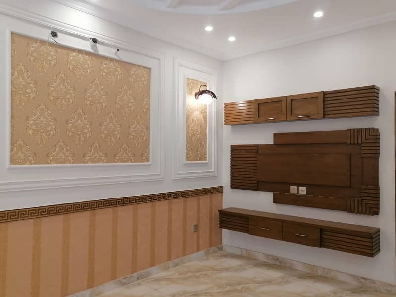 10 Marla Lower Portion In Stunning LDA Avenue - Block C Is Available For rent 1
