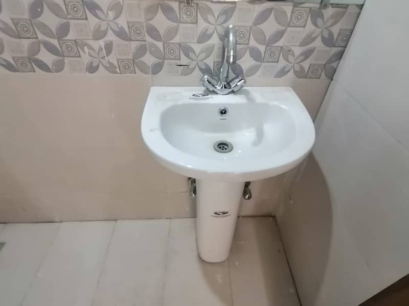 10 Marla Lower Portion In Stunning LDA Avenue - Block C Is Available For rent 3