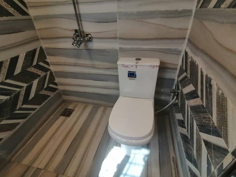 10 Marla Lower Portion In Stunning LDA Avenue - Block C Is Available For rent 4