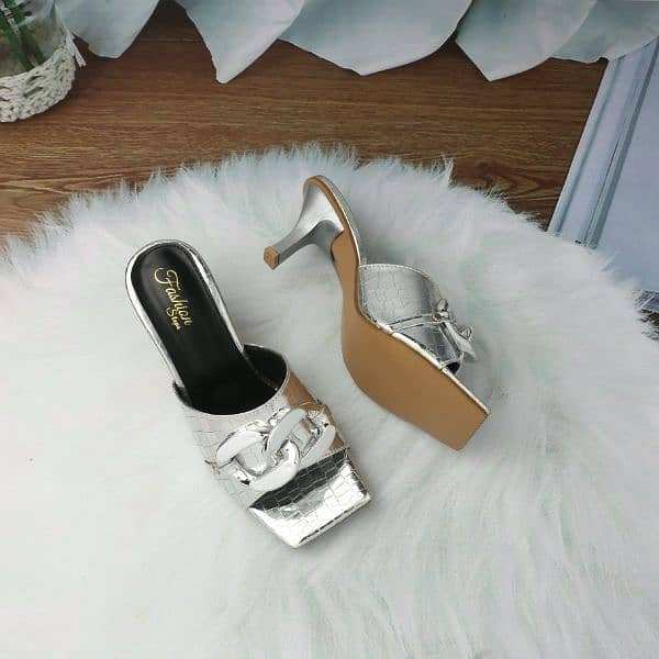 ZARA CRYSTAL HEEL 6