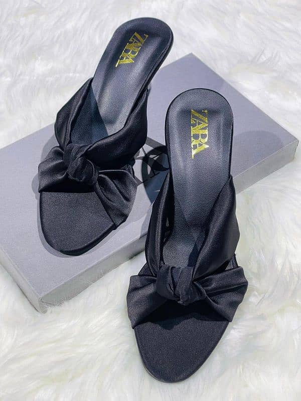 ZARA CRYSTAL HEEL 11