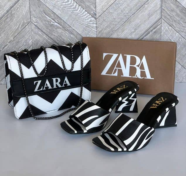 ZARA CRYSTAL HEEL 16