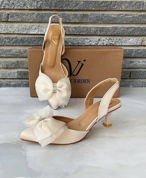 ZARA CRYSTAL HEEL 18