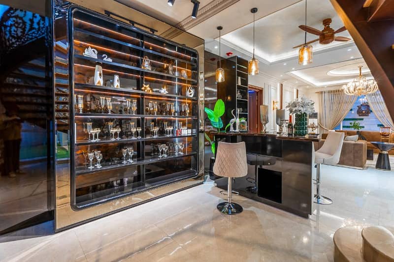 DHA Phase 5, 01 Kanal, 05 Bed, Fully Furnished Luxurious House With Basement For Sale. 4