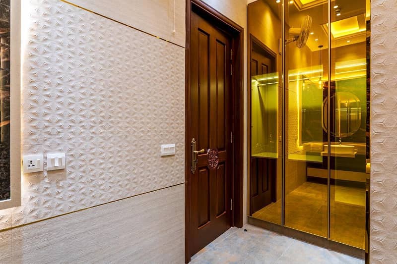 DHA Phase 5, 01 Kanal, 05 Bed, Fully Furnished Luxurious House With Basement For Sale. 7
