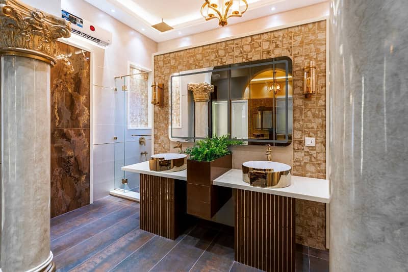 DHA Phase 5, 01 Kanal, 05 Bed, Fully Furnished Luxurious House With Basement For Sale. 11
