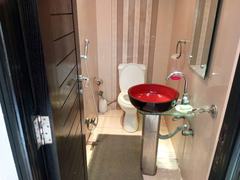 DHA Phase 3, 01 Kanal, 03 Bed, Fully Furnished Upper Portion For Rent. 6