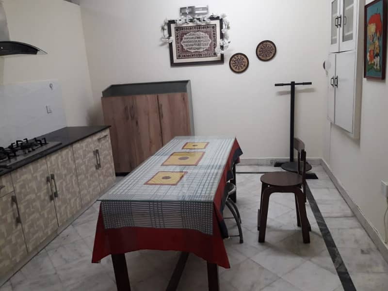 DHA Phase 4, 01 Kanal, 01 Bed, Fully Furnished Basement For Rent. 2